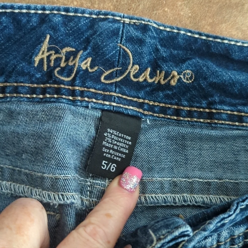 Rhinestones skinny jeans new without tags. - Picture 3 of 4